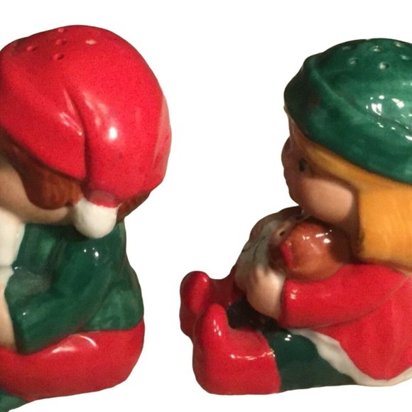 Vintage 1983 Avon Boy and Girl Elf Salt and Pepper Shakers Christmas Holiday - Picture 5 of 7